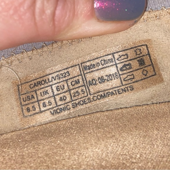 Vionic Purple Flats with Silver Trim - Picture 4 of 7